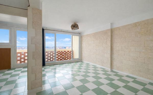 Appartement à vendre    4 pièces • 76 m2 Marseille 4