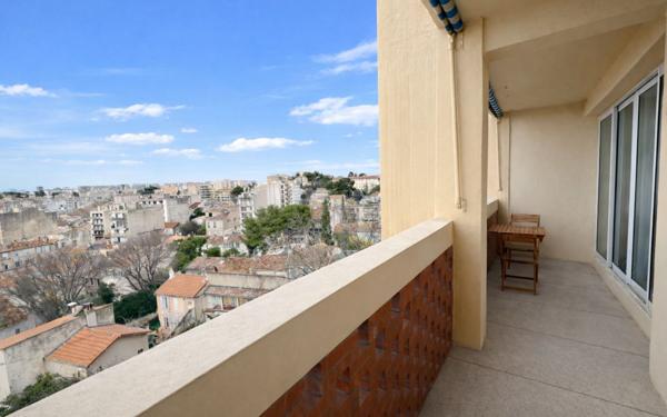 Appartement à vendre    4 pièces • 76 m2 Marseille 4