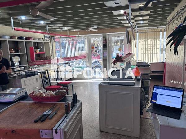 À vendre Local commercial 82.36 m² - Marignane 13700