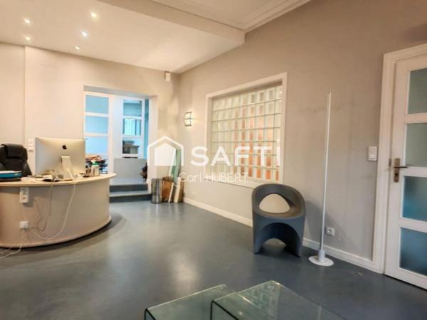 Grande maison de ville avec jardin en hyper-centre