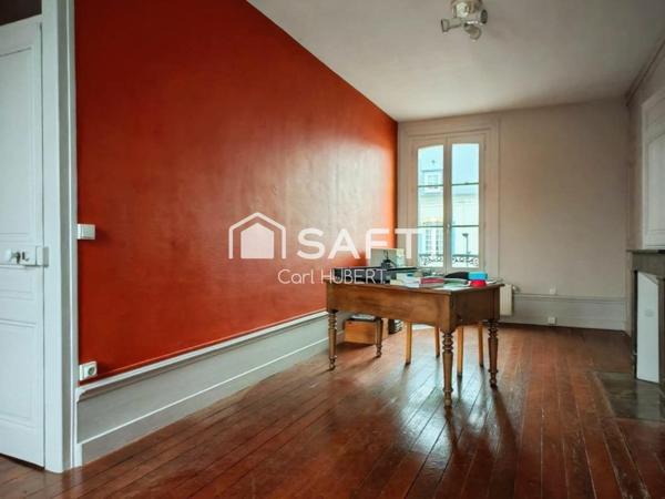 Grande maison de ville avec jardin en hyper-centre