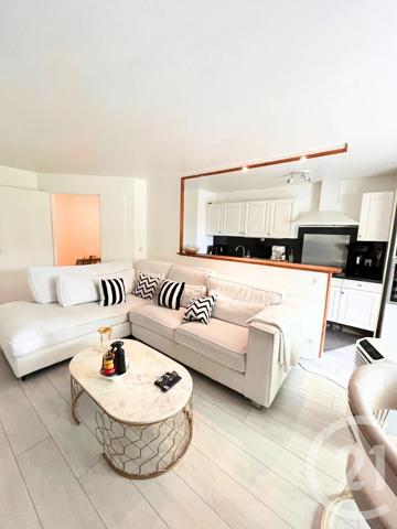 Appartement F2 à vendre  2 pièces - 41 m 2   TRAPPES  - 78