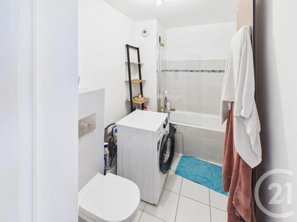 Appartement F2 à vendre  2 pièces - 41 m 2   TRAPPES  - 78