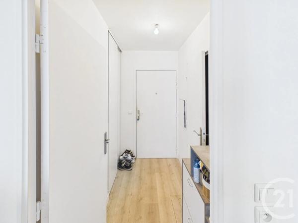 Appartement F2 à vendre  2 pièces - 41 m 2   TRAPPES  - 78