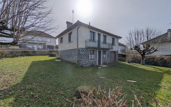 Maison à vendre    5 pièces •  Pleaux