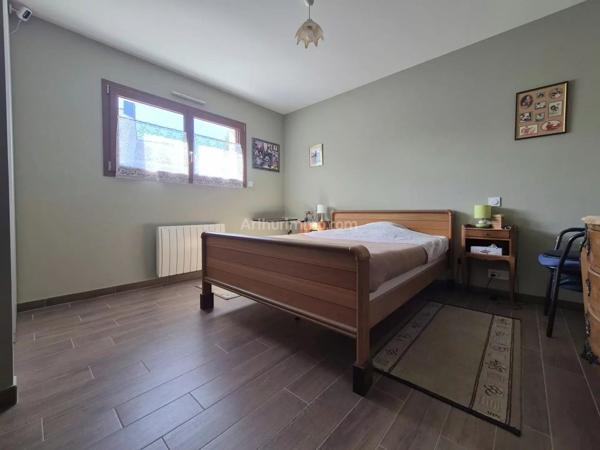Vente                                                      Maison
                        
                     5 pièces                      110 m2                     à Le Bono