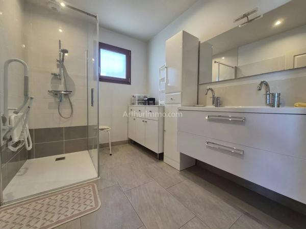 Vente                                                      Maison
                        
                     5 pièces                      110 m2                     à Le Bono