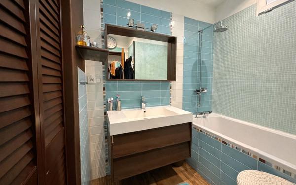 Maison à vendre    4 pièces •  Saint-Gilles