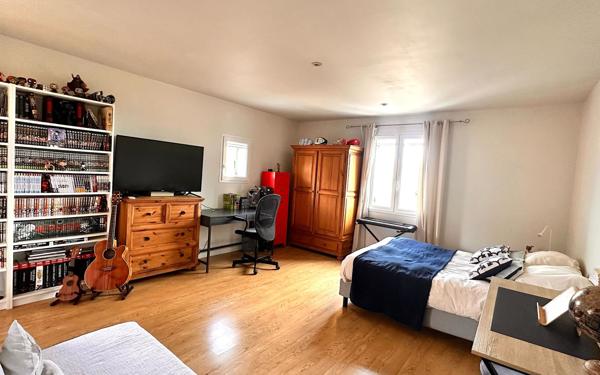 Maison à vendre    4 pièces •  Saint-Gilles