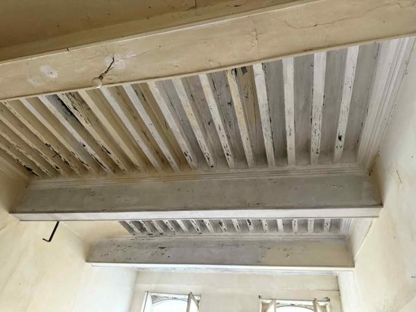 Immeuble de caractère à rénover – Emplacement premium dans la Bastide St Louis