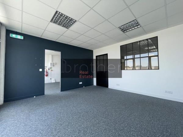 Bureau de 703 m² à louer à Bordeaux Nord