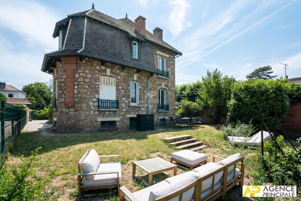 Maison 7 pièces à vendre à Maisons-Laffitte - 12 minutes gare 999 000 € - Référence  13681