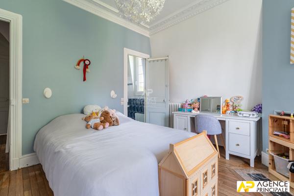 Maison 7 pièces à vendre à Maisons-Laffitte - 12 minutes gare 999 000 € - Référence  13681