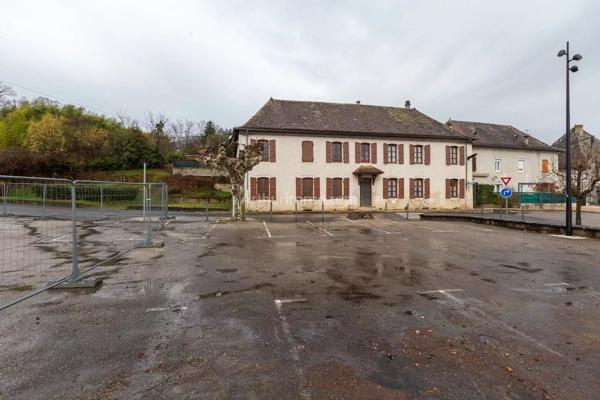 Vente Immeuble 11 pièces 329 m2 à Les Avenières Veyrins-Thuellin