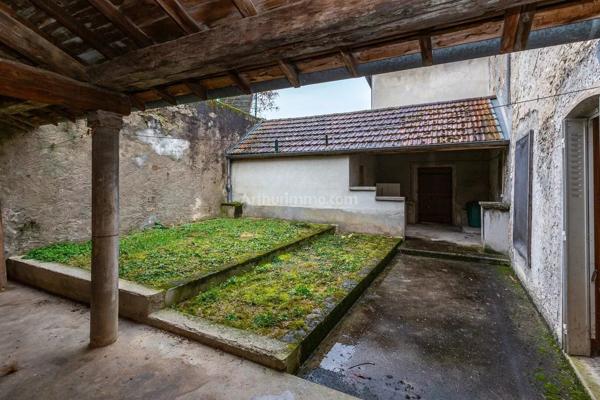 Vente Immeuble 11 pièces 329 m2 à Les Avenières Veyrins-Thuellin