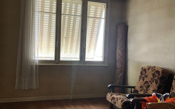 Immeuble à vendre    6 pièces •  Montluçon