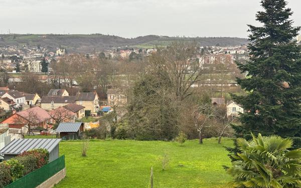 Immeuble à vendre    6 pièces •  Montluçon