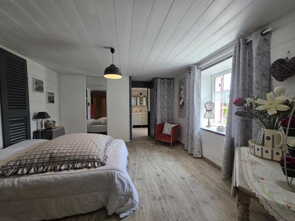 LESCONIL, La Plage à Pied, Ensemble en Pierres Entièrement rénové Sur les abords du Ster