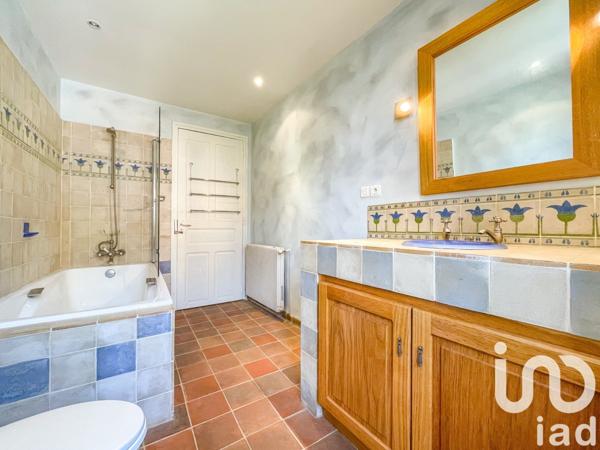 Maison 12 pièces de 230 m² à Camarès (12360)