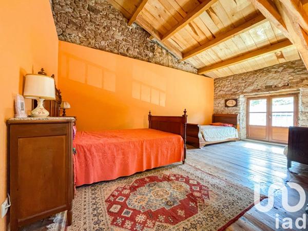 Maison 12 pièces de 230 m² à Camarès (12360)