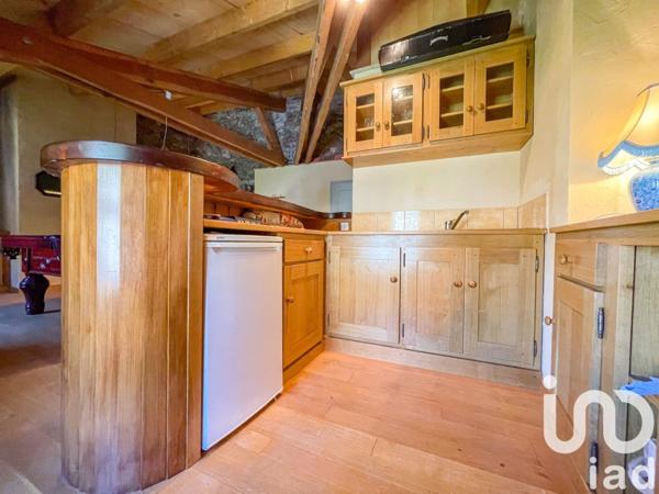 Maison 12 pièces de 230 m² à Camarès (12360)