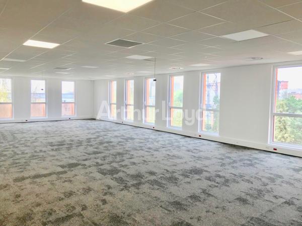 Bureaux à louer à Villeneuve d'Ascq avec roof-top et espaces extérieurs
