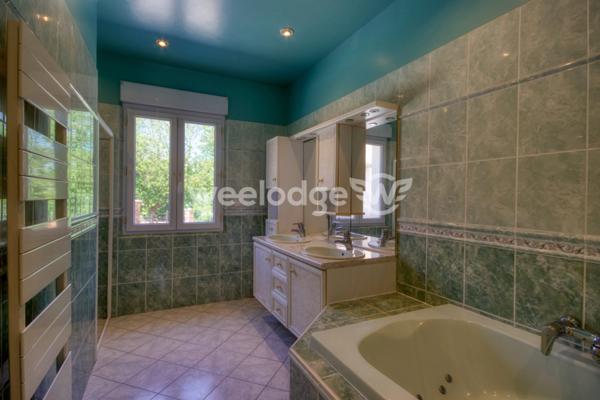 Maison à vendre 6 pièces de 218 m² à Bonnières-sur-Seine