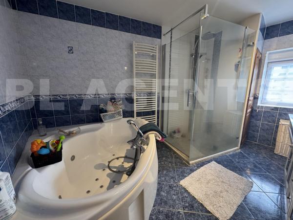  ENSEMBLE IMMOBILIER POUR INVESTISSEUR – 5 LOTS DONT 3 TERRAINS À BÂTIR + MAISON + DÉPENDANCE + TERR