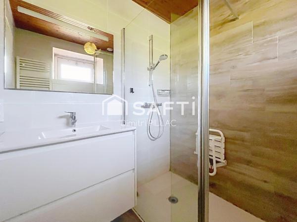 Gros Potentiel !!!  Trés bel environement !!! Maison de 70 M2 avec Grenier aménageable de 70 M2 et nombreuses Dépendances