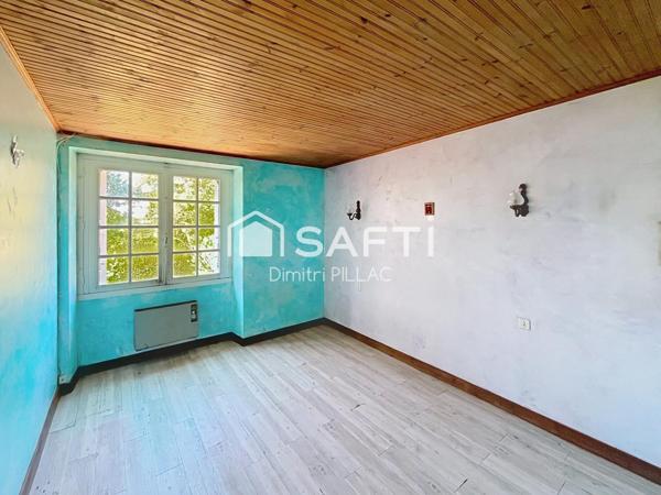 Gros Potentiel !!!  Trés bel environement !!! Maison de 70 M2 avec Grenier aménageable de 70 M2 et nombreuses Dépendances