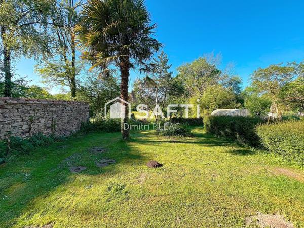 Gros Potentiel !!!  Trés bel environement !!! Maison de 70 M2 avec Grenier aménageable de 70 M2 et nombreuses Dépendances