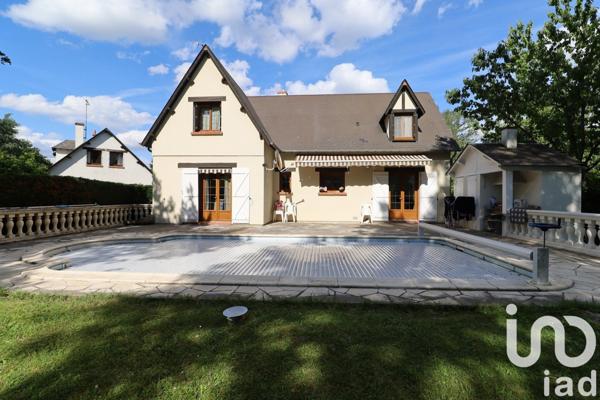 Maison traditionnelle 5 pièces de 144 m² à Orléans (45100)