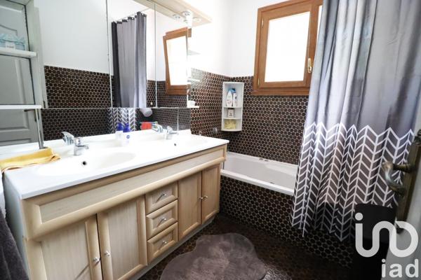 Maison traditionnelle 5 pièces de 144 m² à Orléans (45100)