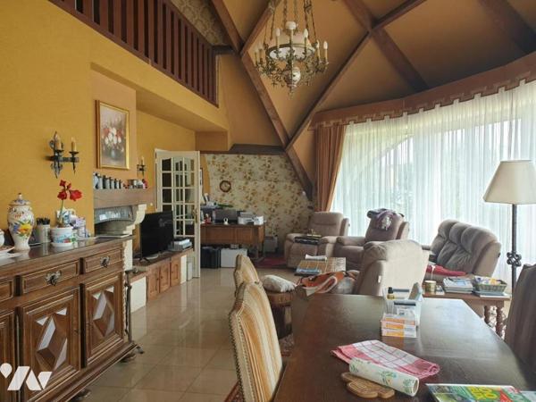 CENTRE VILLE - CHAUMIERE (1979) - SH : 155 m²