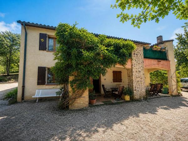 Maison de 7 pièces d'environ 196 m² à Esparron-de-Verdon