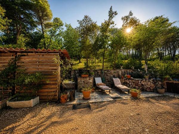 Maison de 7 pièces d'environ 196 m² à Esparron-de-Verdon