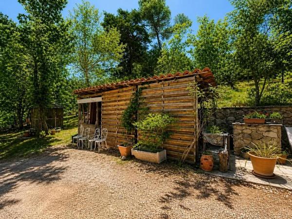 Maison de 7 pièces d'environ 196 m² à Esparron-de-Verdon