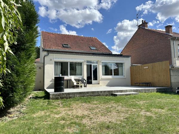 JOLIE MAISON INDIVIDUELLE AVEC GARAGE