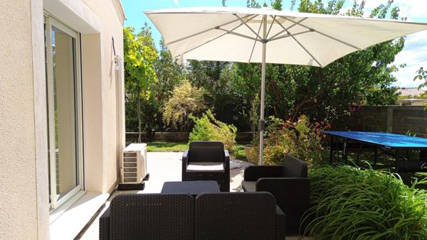 CAROMB : Maison avec piscine et vue sur le Ventoux