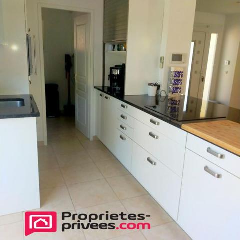 Propriété 5 pièces sur 2500 m² de terrain