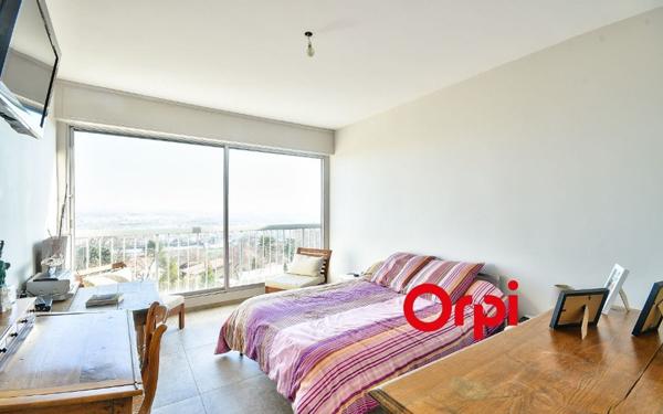 Appartement à vendre    3 pièces • 106,12 m2 Sainte-Foy-lès-Lyon