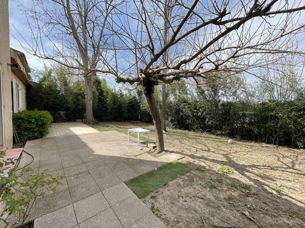 Villa T4 d'env 105.5 m² avec grand garage attenant  sur parcelle de terrain clos de 480 m²