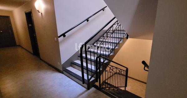 Appartement 2 pièces balcon et parking