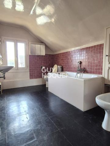 Magnifique maison en pierre meulière à rénovée