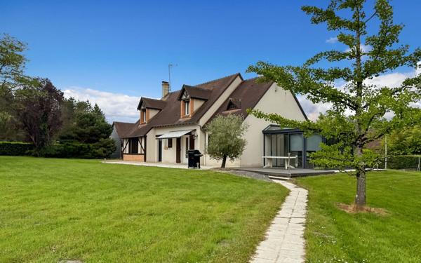Maison à vendre    5 pièces • 191 m2 Pruniers-en-Sologne