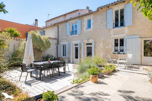 Maison à vendre 280 000 € Saint-Jean-d'Angély 7 p 240 m² DPE C