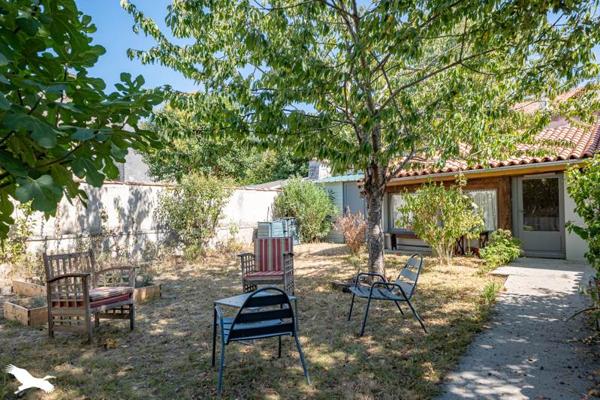 Maison à vendre 280 000 € Saint-Jean-d'Angély 7 p 240 m² DPE C