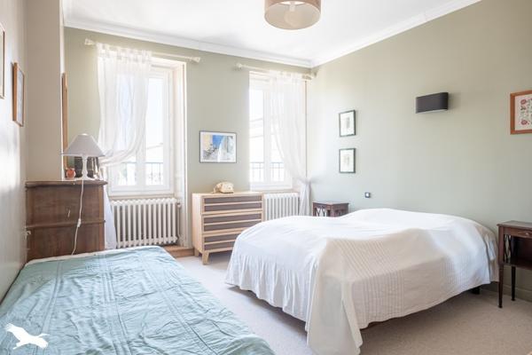 Maison à vendre 280 000 € Saint-Jean-d'Angély 7 p 240 m² DPE C