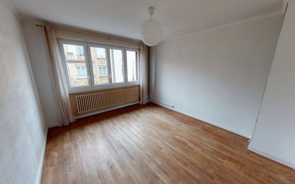 Immeuble à vendre    2 pièces • 175,50 m2 Metz