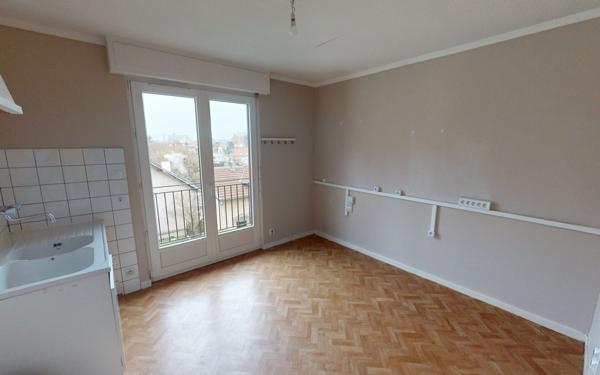 Immeuble à vendre    2 pièces • 175,50 m2 Metz